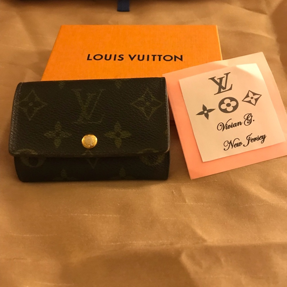 $$SOLD$$ Authentic Louis Vuitton 6 ring Key Holder